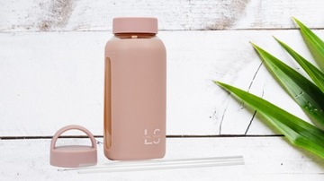 СТЕКЛЯННАЯ БУТЫЛКА ДЛЯ ВОДЫ С ДВУМЯ ПРОБКАМИ LINE SPORT 800 МЛ РОЗОВАЯ