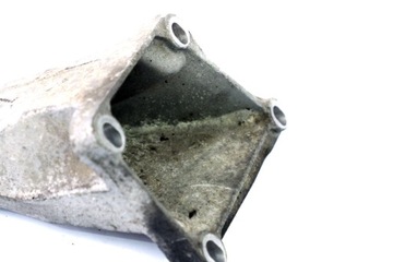 BMW E65 PRAVÝ DRŽÁK OPĚRADLO MOTORU 6754616