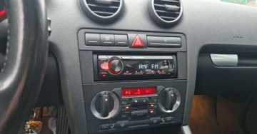 Audi A3 8P Hatchback 3d 2.0 FSI 150KM 2003 Audi A3 3-drzwiowe Audi A3 3-drzwiowe 2.0 FSI Attraction 2.0 Benzyna 150KM, zdjęcie 13