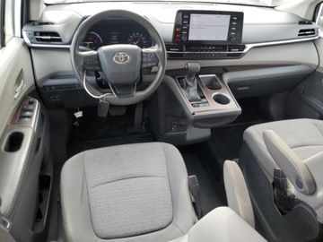 Toyota Sienna III 2022 Toyota Sienna LE 2022 2.5l 2.5 Hybryda 245KM, zdjęcie 8
