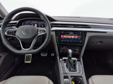 Volkswagen Arteon Fastback Facelifting 2.0 TDI SCR 150KM 2021 Volkswagen Arteon Shooting Brake PanoramaHead-up Skory Salon Polska Faktur, zdjęcie 14