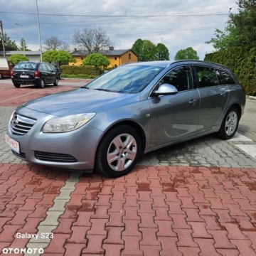 Opel Insignia I Sports Tourer 1.6 Twinport ECOTEC 115KM 2010 Opel Insignia Opel Insignia 1.6 Design Edition 1.6 Benzyna 115KM, zdjęcie 1