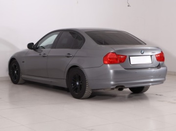BMW Seria 3 E90-91-92-93 Limuzyna E90 318i 143KM 2010 BMW 3 318 i, Klima, Parktronic,ALU, zdjęcie 3