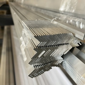 Kątownik aluminiowy 60x30x2 - 2 metry