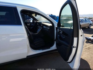 Mercedes GLC C253 2017 Mercedes-Benz GLC 300 2017 2.0l 2.0 Benzyna 241KM, zdjęcie 9