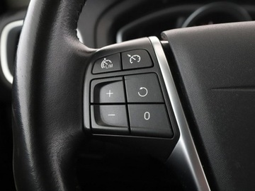 Volvo V40 II Cross Country Facelifting 2.0 T4 190KM 2017 Volvo V40 full LED jasne skóry klima auto, zdjęcie 26