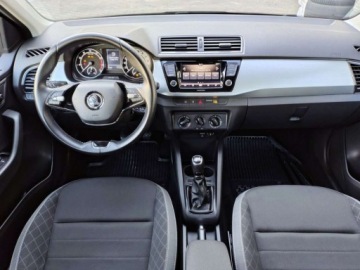 Skoda Fabia III Kombi Facelifting 1.0 TSI 95KM 2021 Skoda Fabia 1.0 TSI 95KM Ambition klimatyzacja Czujniki Salon PLSerwis ASO, zdjęcie 12