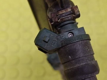 06A133317A, AUDI A3 8L 1.6 Kraftstoffverteiler Einspritzleiste Einspritzdüse 06A133317A | thumb 4
