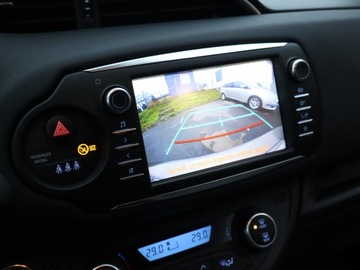 Toyota Yaris III Hatchback 5d Facelifting 2017 1.5 Dual VVT-iE 111KM 2019 Toyota Yaris 1.5 Dual VVT-i, Navi, Klima, zdjęcie 18