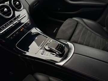 Mercedes Klasa C W205 Kombi Facelifting HYBRYDA 2.0 300 de 306KM 2020 Mercedes-Benz C 300 Plug In AMG Line / CarPlay / 1, zdjęcie 23