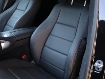 Mercedes GLE V167 SUV Facelifting 3.0 450d 367KM 2026 MERCEDES-BENZ GLE 450 d 4-Matic AMG Line 3.0 (367KM) 2026, zdjęcie 6