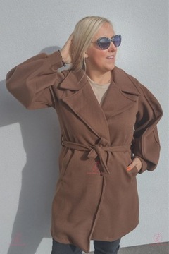 Płaszcz z paskiem i kieszeniami w kolorze brązowym!!