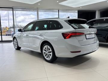 Skoda Octavia IV Kombi 2.0 TDI 115KM 2022 Skoda Octavia Ambition / LED / Kamera cofania / Ca, zdjęcie 1