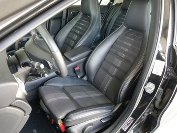 Mercedes Klasa A W176 Hatchback 5d Facelifting 180 122KM 2017 Mercedes A 180 1.6 Ben.122KM/Automat/Salon, zdjęcie 14