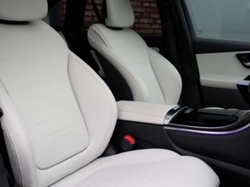 Mercedes GLC C254/X254 Coupe 2.0 220d 197KM 2025 MERCEDES-BENZ GLC 220 d 4-Matic AMG Line 2.0 (197KM) 2025, zdjęcie 5