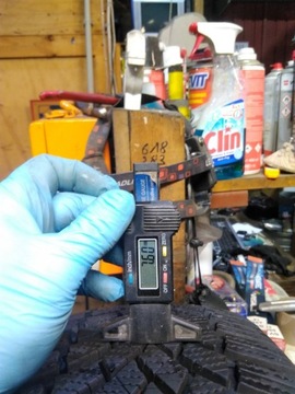 Bridgestone Blizzak LM005 215/65 R17 7,6 мм