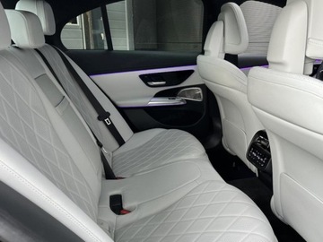 Mercedes Klasa E W214 Sedan 3.0 450d 367KM 2025 E Klasa 450 d 4-Matic AMG 3.0 (367KM) 2025, zdjęcie 12