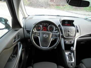 Opel Zafira C Tourer 2.0 CDTI ECOTEC 165KM 2014 Opel Zafira Tempomat Xenon Klimatronik Led 2.0 Diesel 165KM, zdjęcie 18