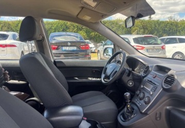 Kia Carens III 2010 Kia Carens 2010r. 1.6 Diesel 132KM, zdjęcie 9