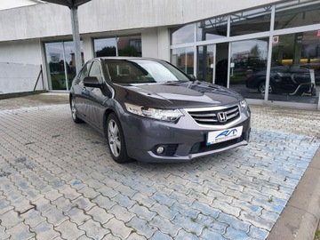 Honda Accord VIII Sedan 2.0 VTEC 156KM 2014 Honda Accord salon Polska dobre wyposażenie, zdjęcie 8
