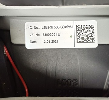 VOLANT MULTIFUNKČNÍ KŮŽE LAND ROVER DEFENDER L663 2020+ OE