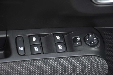 Citroen C3 Aircross  I Crossover 1.2 PureTech 110KM 2018 Citroen C3 Aircross NawigacjaKamera Asystenty Klimatronic Tempomat, zdjęcie 27