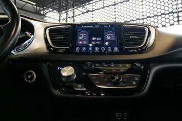 Chrysler Pacifica II 3.6 V6 291KM 2018 Chrysler Pacifica 3.6L V6 Pentastar 291KM StowN Go,S,Kam.360,Radar,Panoram, zdjęcie 24