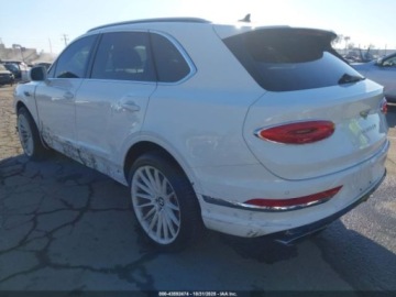 Bentley Bentayga 2021 Bentley Bentayga V8 2021 4.0l 4.0 Benzyna 542KM, zdjęcie 3