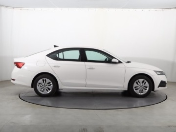 Skoda Octavia IV Liftback 1.0 TSI EVO 110KM 2021 Skoda Octavia 1.0 TSI, Salon Polska, Klima, zdjęcie 5