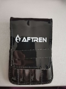 Пинцеты и ножницы для депиляции косметические, набор из 5 шт., черные, в футляре.