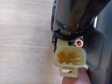 HUMMER H3 ZVEDÁK SKEL PRAVÝ ZADNÍ