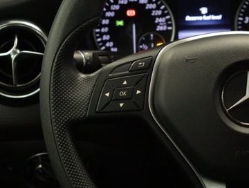 Mercedes Klasa A W176 Hatchback 5d 1.6 180 BlueEFFICIENCY 122KM 2014 Mercedes A A 180, Skóra, Navi, Klima, Parktronic, zdjęcie 18