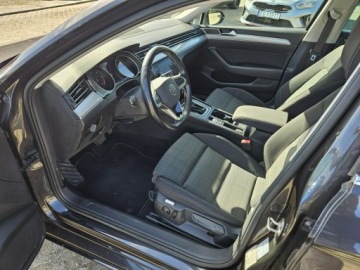 Volkswagen Passat B8 Variant Facelifting 2.0 TDI SCR 150KM 2021 Volkswagen Passat Variant 2,0 diesel 150KM DSG LED, zdjęcie 4