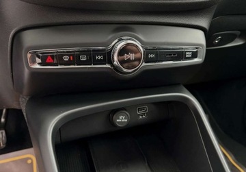 Volvo XC40 Crossover 2.0 T4 190KM 2020 Volvo XC 40 T4 190KM skora virtual BEZWYPADKOWY panorama GWARANCJA BLIS, zdjęcie 30