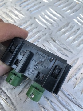 HNÍZDO SPONA USB VW T-ROC 17- 2GA863324B