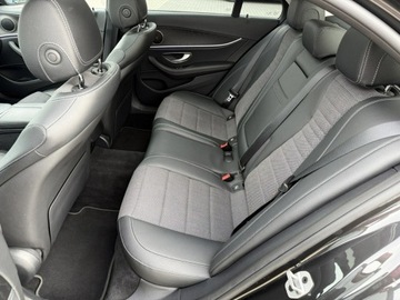 Mercedes Klasa E W213 Limuzyna Facelifting 2.9 E400d 330KM 2021 Mercedes E 400 3,0 Diesel*AMG-Line*, zdjęcie 30
