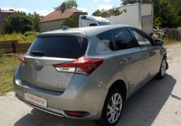 Toyota Auris II 2016 Toyota Auris Okazja 1.8 Hybryda 100KM, zdjęcie 10