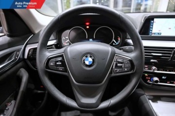BMW Seria 5 G30-G31 Limuzyna 518d 150KM 2018 BMW Seria 5 518dSpryskiwacze ReflektorowSystem Nawigacji Business 2.0, zdjęcie 8