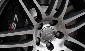 НАКЛЕЙКА AUDI S7 НА ТОРМОЗНОМ СУППОРТЕ, ПЕРЕДНЯЯ РАМКА