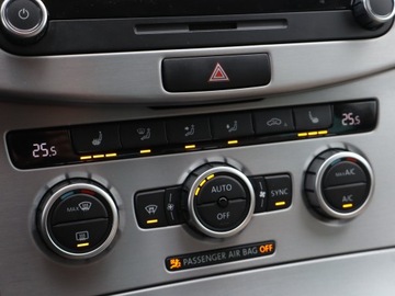 Volkswagen CC 1.4 TSI 160KM 2013 VW CC 1.4 TSI, DSG, Skóra, Navi, Xenon, Bi-Xenon, zdjęcie 17