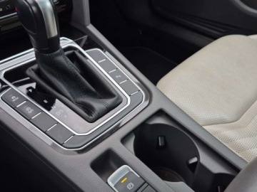 Volkswagen Arteon Fastback Facelifting 2.0 TDI SCR 150KM 2021 Volkswagen Arteon Shooting Brake PanoramaHead-up Skory Salon Polska Faktur, zdjęcie 24