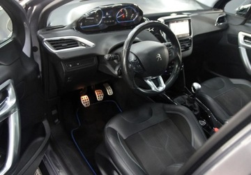 Peugeot 2008 I SUV Facelifting 1.2 PureTech 130KM 2019 Peugeot 2008 Crossway Kamera cofania Panorama Kubelkowe fotele 1.2, zdjęcie 14