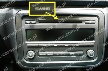 Skoda FABIA 2 ROOMSTER ramka maskownica radia