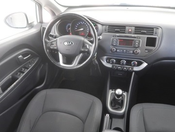 Kia Rio III Hatchback 5d Facelifting 1.2 DOHC CVVT 84KM 2015 Kia Rio 1.25 CVVT, Klima, Podgrzewane siedzienia, zdjęcie 6