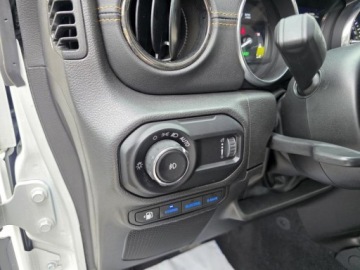 Jeep Wrangler IV Sahara Plug-In Seria 6 2.0 4xe 381KM 2023 JEEP WRANGLER Sahara High Altitude, 2.0l 4xe Plug-in-Hybrid 381KM 17,652km, zdjęcie 7