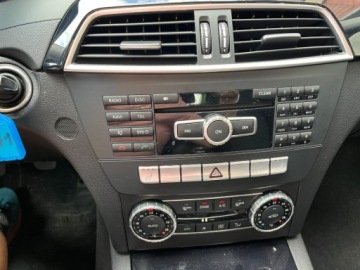 Mercedes Klasa C W204 Kombi T204 1.6 180 K BlueEFFICIENCY 156KM 2012 Mercedes-Benz Klasa C 1.6 benzyna 156 KM 6 biegow zarej w PL zadbany mo, zdjęcie 11