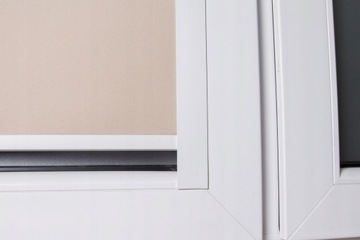 100% затемняющие рулонные шторы в кассете, изготовленные по индивидуальному заказу из алюминия.