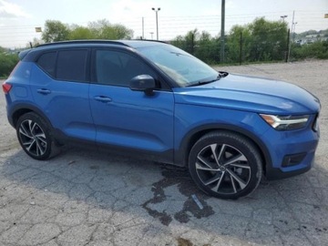 Volvo XC40 2021 Volvo XC 40 2021r, R-Design, 2.0L, 4x4 2.0 Benzyna 248KM, zdjęcie 3