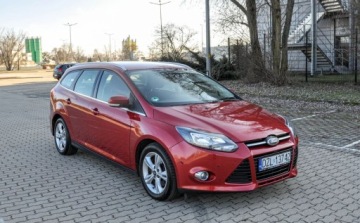 Ford Focus III Kombi 1.6 EcoBoost 150KM 2011 Ford Focus 1,6T (150KM) 178 tys. km 1.6 Benzyna 150KM, zdjęcie 5
