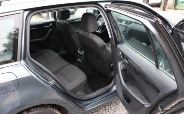 Skoda Octavia III Kombi Facelifting 1.5 TSI ACT 150KM 2019 Skoda Octavia Automat, Nawigacja , Grzane fotele, Led, Zadbany , GWARANCJA, zdjęcie 17